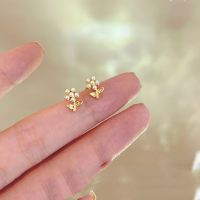 【LZ】❁ↂ▦  Brincos pequenos de flores de pérola simulados para mulheres joias simples de ouro brincos florais minúsculos fofos