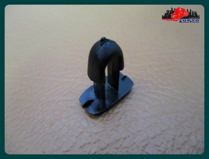 toyota-corolla-ae111-bonnet-dewatering-rubber-locking-clip-black-set-10-pcs-02-กิ๊บรีดน้ำฝากระโปรง-สีดำ-10-ตัว-สินค้าคุณภาพดี