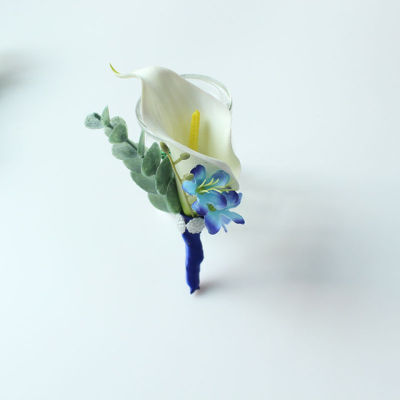 YO CHO ดอกไม้รังดุมสัมผัสจริง Calla ดอกลิลลี่รังดุมช่อดอกไม้สีขาวสีน้ำเงินเจ้าบ่าวของประดับงานแต่งงานงานแต่งงาน