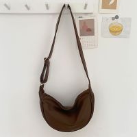 Ins niche design small bag women 2023 new simple fashion personality dumpling bag shoulder Messenger 【BYUE】