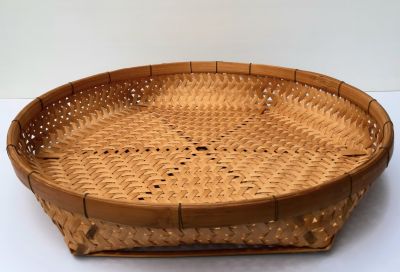 กระจาดไม้ไผ่ Woven bamboo basket เส้นผ่าฯ 45-46 ซม. สูง 6.5 ซม. ปากทรงกลม ก้นหกเหลี่ยม งานแฮนด์เมด สำหรับใส่สิ่งของ