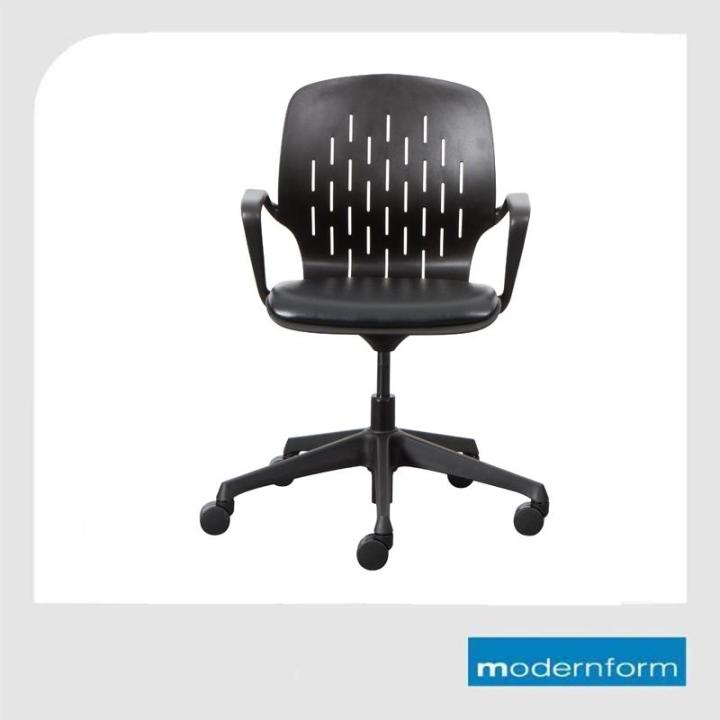 modernform-เก้าอี้อเนกประสงค์-รุ่น-s-chair-พนักพิงกลาง-ยืดหยุ่นโค้งรับตามสรีระผู้นั่ง-เสริมความสบายด้วยที่วางแขนทรงเท่-เบาะหนังเทียมดำ-ขาดำ