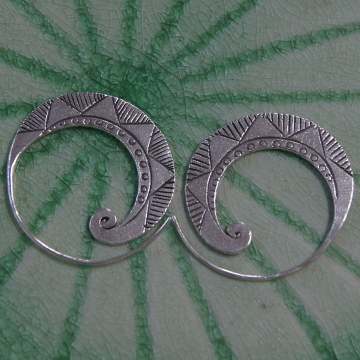 earrings-thai-design-silver-karen-hill-tribe-best-ลวดลายสวยงาม-ตำหูเงินกระเหรี่ยงทำจากมือชาวเขา-nice