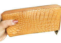 กระเป๋ายาวผู้หญิง Clutch หนังจระเข้ ซิบเดี่ยวสีแทนสดใส่ หนังสวย หนังแท้ ขนาด 4.2 นิ้ว ยาว7.05 นิ้ว