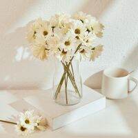 【LZ】○✇  Seda Artificial Daisies Bouquet Flores de Falsificação Branco Casamento Carro Mesa Presentes de Festa Natal DIY Luxo Home Decor 24 cabeças