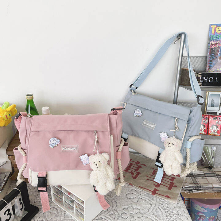 koreafashionshop-kr1637-d3กระเป๋าสะพายข้าง-ผ้าในล่อน-ใบใหญ่-ไม่มีตุ๊กตาแถม