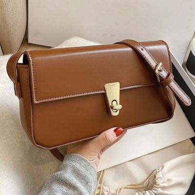 Simple retro super female tide of new fund of 2021 autumn winters fire small bag ins senior feeling sense single shoulder bag inclined shoulder bag