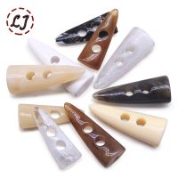 New 6pcs/lot Horn Buttons Decorative Sewing Crafts Clipping Buffalo Button For Clothes Handmade Women Overcoat Bag Haberdashery