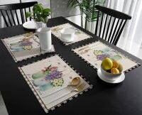 Placemats โต๊ะรับประทานอาหารดอกไม้ฉนวนกันความร้อน Placemats บ้านไร่ลาเวนเดอร์ดอกทิวลิปดอกไม้สีดำ PlaidPlace เสื่อสำหรับห้องนั่งเล่น