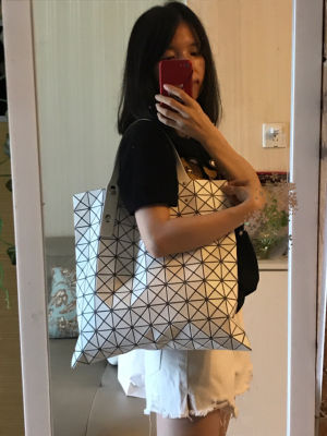 ของแท้ 100% ISSEY MIYAKE Fritillary bucket Bag 10 grid womens handbag Geometric lattice shopping bag brand leisure bag Tote Bag 40CM