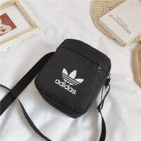 2023 ใหม่ adidasˉ Crossbody กระเป๋าสะพายสําหรับผู้ชายและผู้หญิงใหม่ล่าสุด Kstyle แฟชั่นเกาหลีกระเป๋ากันน้ําหน้าอกสําหรับผู้ชายเดินป่าแคมป์ปิ้งกีฬาท่องเที่ยว