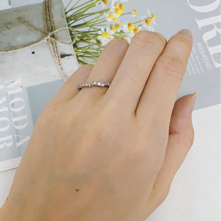 cod-zhouyang-บางแหวนหมั้นสำหรับผู้หญิงที่เรียบง่ายของขวัญแต่งงานสไตล์ไมโครเพทายสีขาวสีทองเครื่องประดับแฟชั่น-dzr021