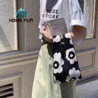 Home Fur : กระเป๋าไหมพรม ผ้าทอแน่นๆ ไม่ย้วย ใช้มือ หรือเป็นพร๊อบถ่ายรูป เกร๋ๆ ไม่ซ้ำใคร handbag มีให้เลือกหลายลาย