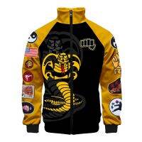 [Qinqin clothing]Qinqin clothing TV Show The Karate Kid Cobra Kai แฟชั่นผู้ชายซิป Hoodies แจ็คเก็ต3D Stand Collar Sweatshirt Tops Boy Tracksuit ขนาดใหญ่