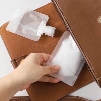 Portable Travel Fluid Makeup Packing Bag Transparent Flip Cap Packaging Bag Plastic Stand Up Spout Pouch 30/50/100 Ml