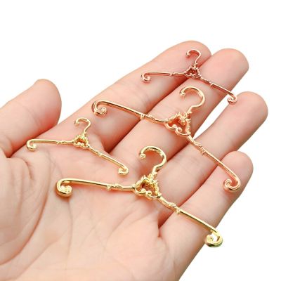 5Pcs Retro Doll Hangers Metal Mini Hangers For Ob11 Doll Clothes Dress Pants Accessories Dollhouse Furniture Bedroom Decor Tapestries Hangings