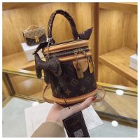 New Design Pu Leather Crossbody Handbag Bag for Women Cylinder Shape Small Ladies Hand Bags