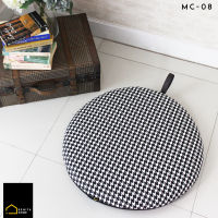 [ส่งฟรี] เบาะรองนั่ง หมอนรองนั่ง เบาะนั่ง ขนาด 52x52cm. รุ่น Monochrome Cushion สีโทนดำลาย Geometry