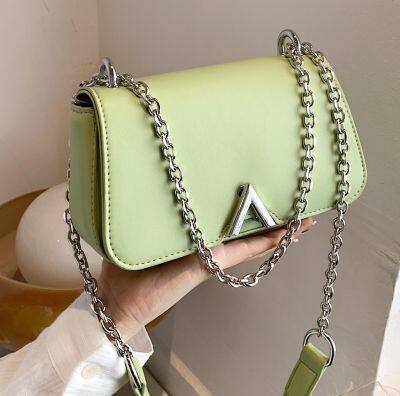 Small bag female 2022 summer the new tide fashion chain sense of bread a senior western style joker texture inclined shoulder bag