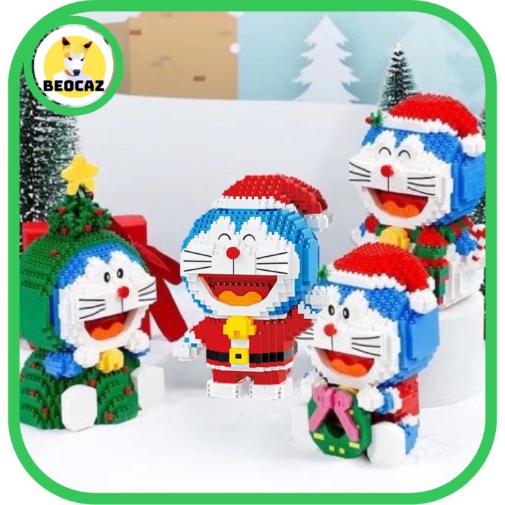 Mùa Giáng sinh không thể thiếu mô hình Doraemon Mon Ú Mèo Máy với phiên bản Giáng sinh độc đáo. Hãy trang trí căn phòng của bạn với những chiếc mô hình đáng yêu này và cảm nhận không khí lễ hội đầy sắc màu và niềm vui.