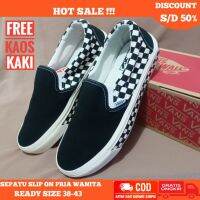 Vans SLIP ON MOTIF BLACK AND WHITE รองเท้าผ้าใบ ไซซ์ 36-43 ผลิตในประเทศจีน