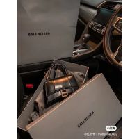 กระเป๋าสะพาย balenciaca ลิซ่า พร้อมกล่อง