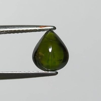 พลอย แซฟไฟร์ แท้ ธรรมชาติ ( Natural Green Sapphire ) หนัก 2.76 กะรัต