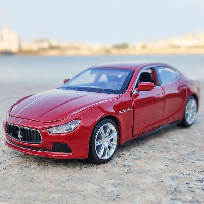 Caipo 1:32 Maserati Ghibli ล้อแม็กรถยนต์ D Iecasts และของเล่นยานพาหนะรถรุ่นขนาดเล็กขนาดรุ่นรถของเล่นสำหรับเด็ก
