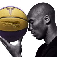 Size7 Kobee บาสเกตบอลสีม่วงสีทองลายเซ็นที่ระลึกสีดำ Mamba 24บาสเกตบอลหนังเกม Ball