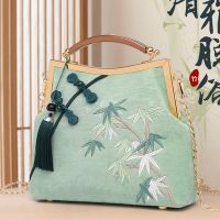 ♔ Mothers Day gift celebrity retro embroidery bamboo handbag handmade mouth gold bag diagonal Chinese style cheongsam bag