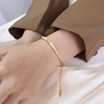 สร้อยข้อมือสเกล18k-gold สำหรับผู้หญิงของขวัญแฟชั่นไทเทเนียมเหล็กสีไม่ซีดแบบญี่ปุ่นและเกาหลี