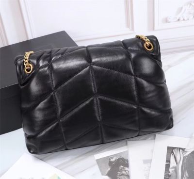 2022 high quality sheepskin luxury design classic womens shoulder bag with soft feel and comfortable wearing. It is available i
