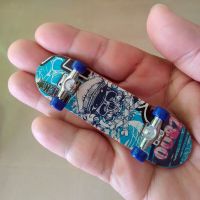 Alloy Skull Finger Skateboard Creative Net Red Student Children Boy Casual Desktop Toy Cute Gift