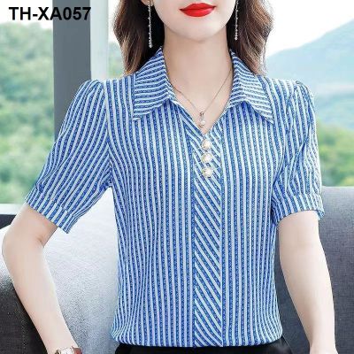 High-end silk womens short-sleeved foreign-style 2023 summer new fashion temperament mulberry top to belly