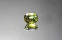 กรีน ทัวร์มาลีน (Green Tourmaline) น้ำหนัก 0.87 ct. ขนาด 5x3.9x6.6 mm. พลอยแท้ เนื้อดี 100% ราคาดี