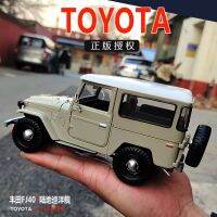 โมเดลรถโลหะผสมเหล็กหล่อสำหรับสะสม FJ40รถโตโยต้า JEEP SUV เท่ๆรถ1:24