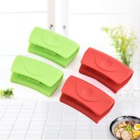 2Pcs Practical Heat Insulation Oven Finger Gloves Casserole Ear Pan Pot Holder Oven Grip Anti-hot Pot Clip Kitchen Accessories Pots Pans