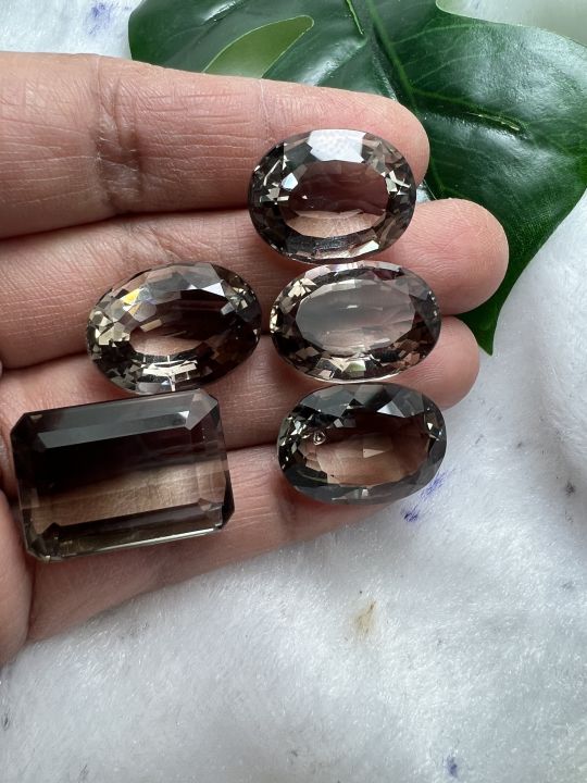 smoky-quartz-106-carats-5-pieces-สโมคกี้พลอย-ควอตซ์-smoky-15x22-15x20-มิลลิเมตร-5-เม็ด-mm-หนักรวม-106-กะรัต-รูป-oval-octagon-สำหรับตัดสำเร็จ-106-carats