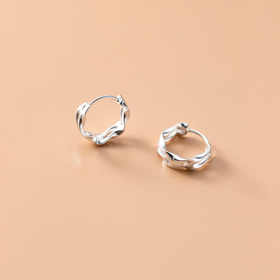[In stock]S925 แหวนโมเบียสสีเงินต่างหูแบบเกลียวเกลียวเส้นบิดเครื่องประดับหูเล็กสไตล์สั้นสำหรับผู้หญิงสำหรับฤดูร้อน gift