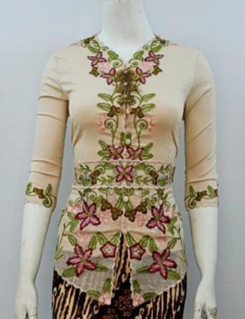 【ready Stock】baju Kebaya Nyonya Sulam Warna Cream Lengan 3 Suku Kain