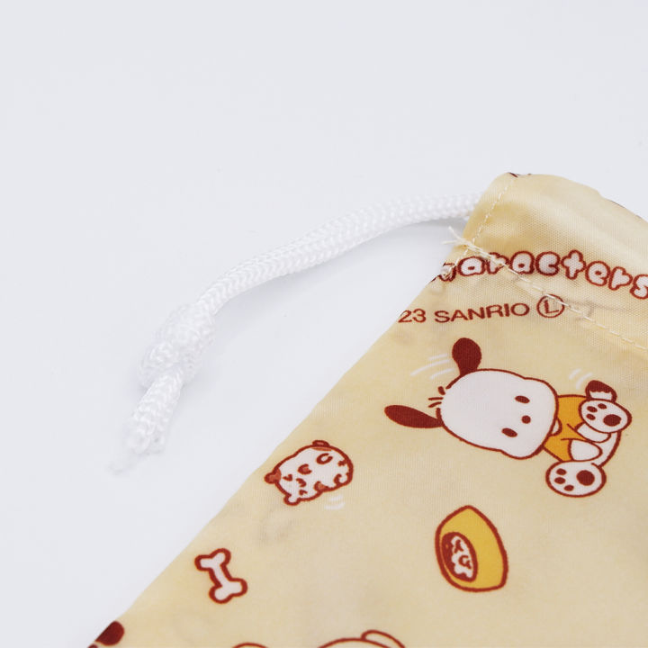 daiso-ถุงผ้าหูรูดลายตัวการ์ตูน-sanrio-dog
