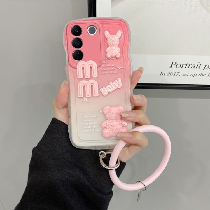 phone-case-เคส-vivo-v27-vivo-v27-pro-5g-เคสลายคลื่นสีชมพูไล่ระดับสีเคสนิ่มตุ๊กตาหมี3มิติลายการ์ตูนน่ารักพร้อม2023สร้อยข้อมือซิลิโคนที่ถอดออกได้