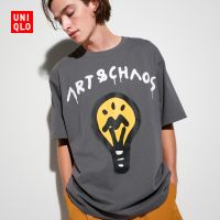 ✟∏✙ Uniqlo เสื้อยืดแขนสั้น พิมพ์ลาย Trevor Andrew สําหรับผู้ชาย และผู้หญิง (UT) 457252 ยูนิโคล่