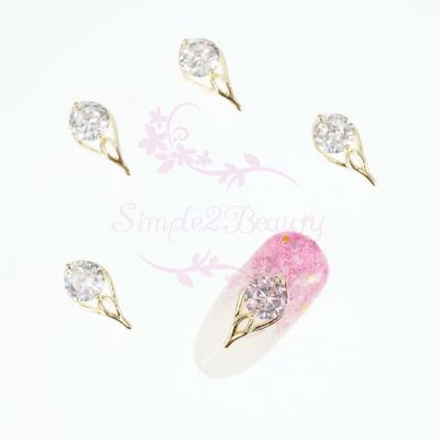 10pcslot Hollow Out Teardrop Shape Design Clear Crystal Zircon Rhinestones Gold Metal Charms Nail Art Jewelry Manicure DIY Deco