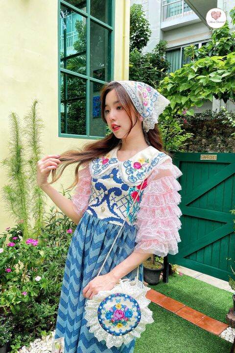 tongmon-vintage-dress-เดรสวินเทจพิมพ์ลายเเต่งผ้ายีนส์ระบายเเขนพู่สีชมพู