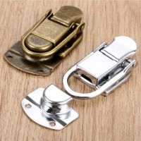 ┅ↂ 2Pcs 67x34m Vintage Buckle Metal Lock Chest Box Gift Box Suitcase Case Toggle Hasp Latch Catch Clasp Furniture Hardware W/Screws