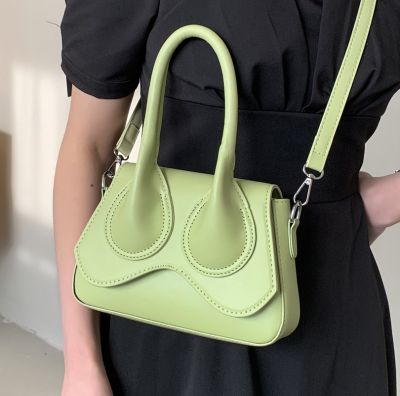 Small pure and fresh and female bag spring/summer 2022 new tide joker oblique satchel brim sense fashion hand the bill of lading shoulder bag