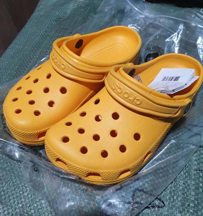 รองเท้า-classic-crocs-clog-หิ้วนอก-ถูกกว่า-shop-สินค้าพร้อมจัดส่งจากไทย