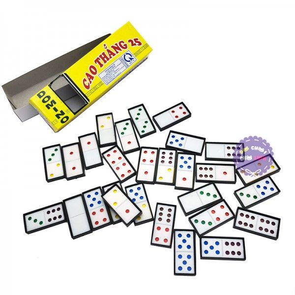 Hộp đồ chơi cờ Domino nhựa: Với hộp đồ chơi cờ Domino nhựa, bạn sẽ có một sản phẩm đa năng, dễ dàng để mang theo bên mình và chơi bất cứ khi nào bạn muốn. Với những chiếc Domino bằng nhựa chất lượng cao, bạn sẽ được thưởng thức một trò chơi đơn giản và vui nhộn.