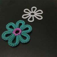 【CC】✥☂  10pcs Plastic Petals Rings Chrysanthemum Pattern Hand Knitted Accessory Weaving Supplies